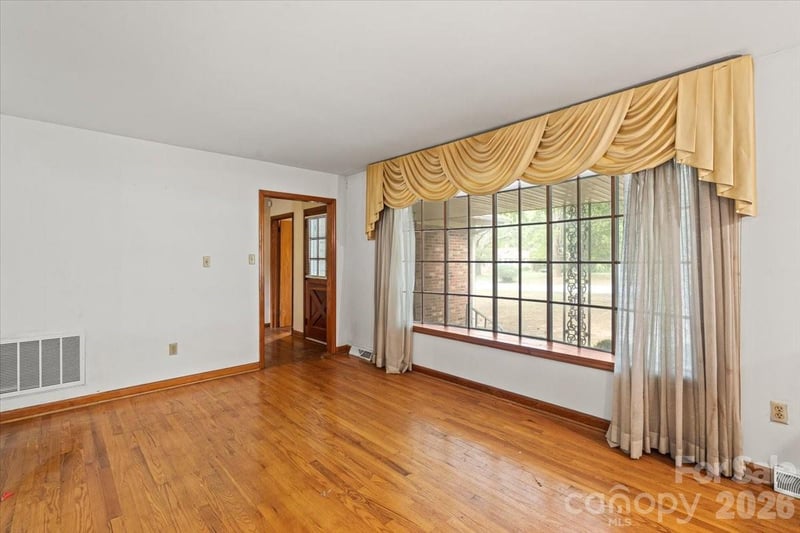 816 Clinton Ave, Lancaster, SC 29720