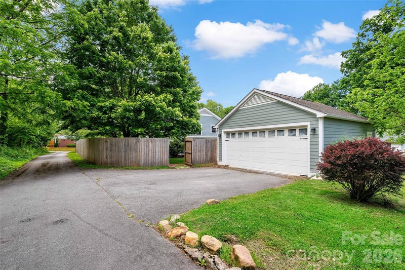 24 Browndale Rd, Asheville, NC 28805