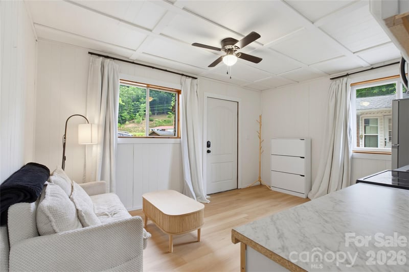 2541 Dellwood Rd, Waynesville, NC 28786