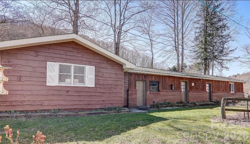 2541 Dellwood Rd, Waynesville, NC 28786