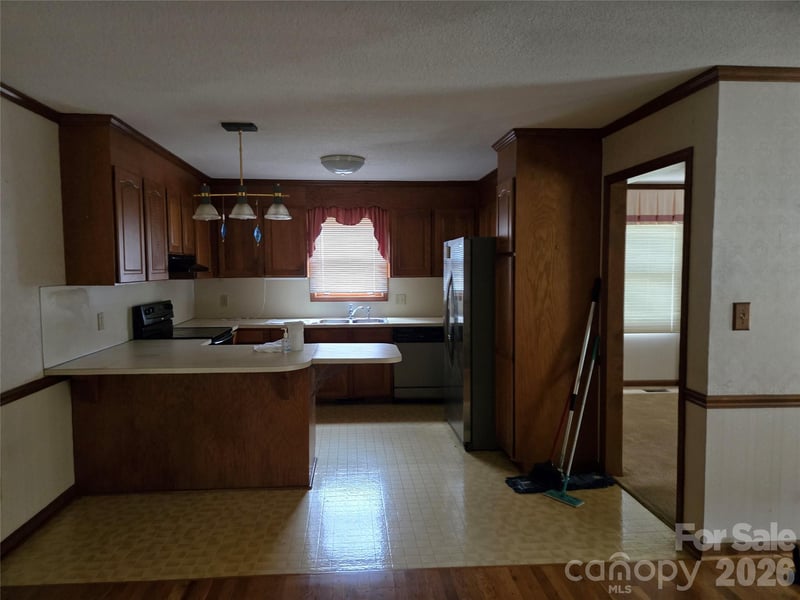 1671 Kensington Cir, Newton, NC 28658