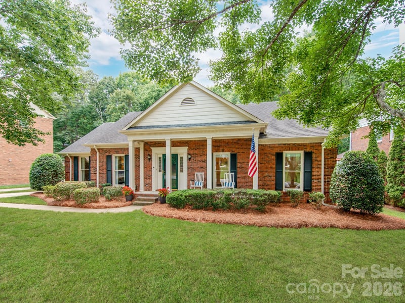 621 Laurel Fork Dr, Matthews, NC 28105
