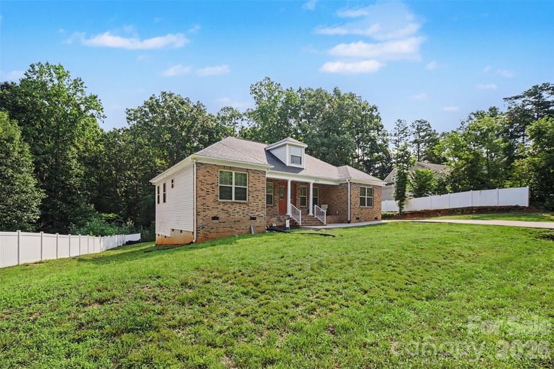 1473 Morningside Dr, Iron Station, NC 28080