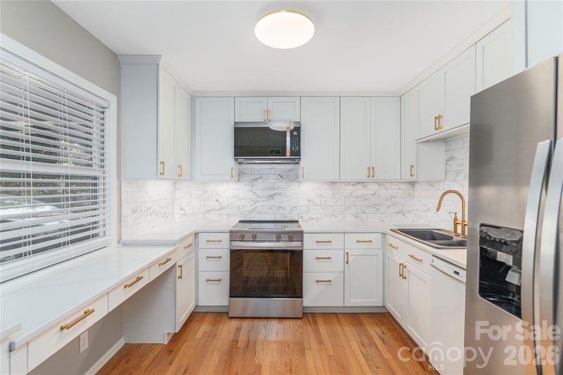 30 Maple Ridge Ln, Asheville, NC 28806