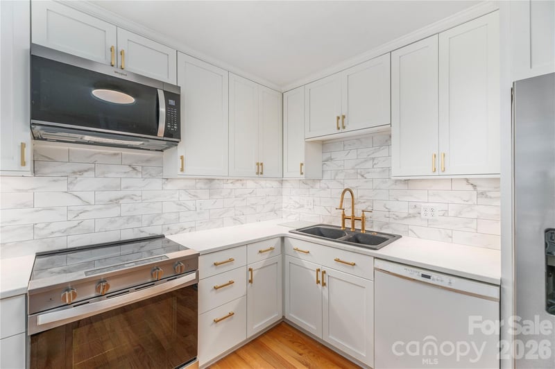 30 Maple Ridge Ln, Asheville, NC 28806