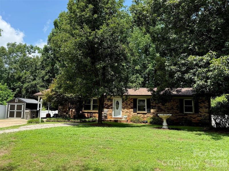 4620 Maplecrest Dr, Gastonia, NC 28056