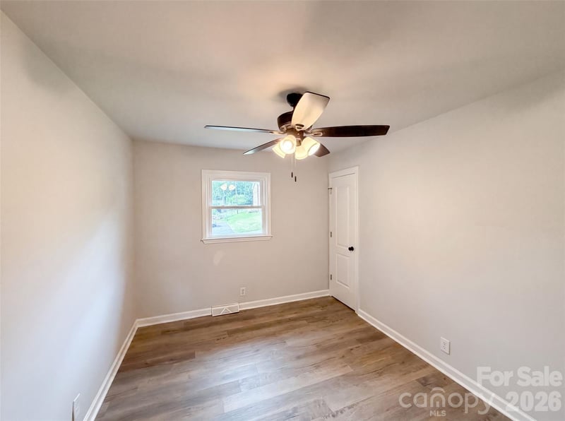 2510 Middleton Dr, Gastonia, NC 28054