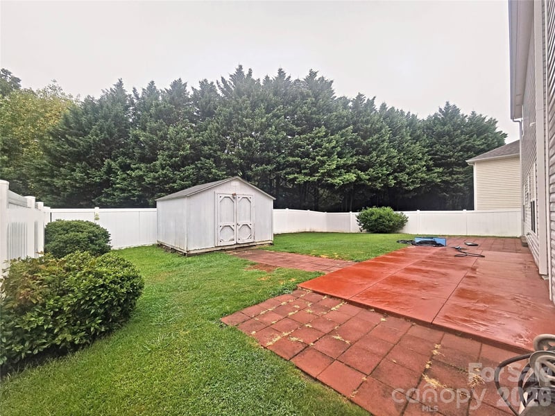 5813 Parkstone Dr, Matthews, NC 28104