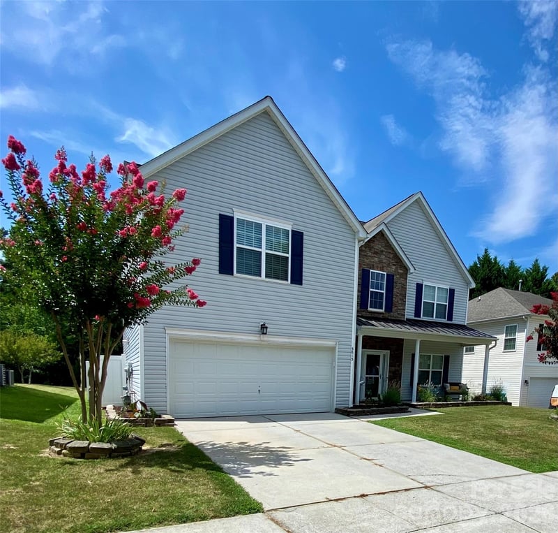 5813 Parkstone Dr, Matthews, NC 28104