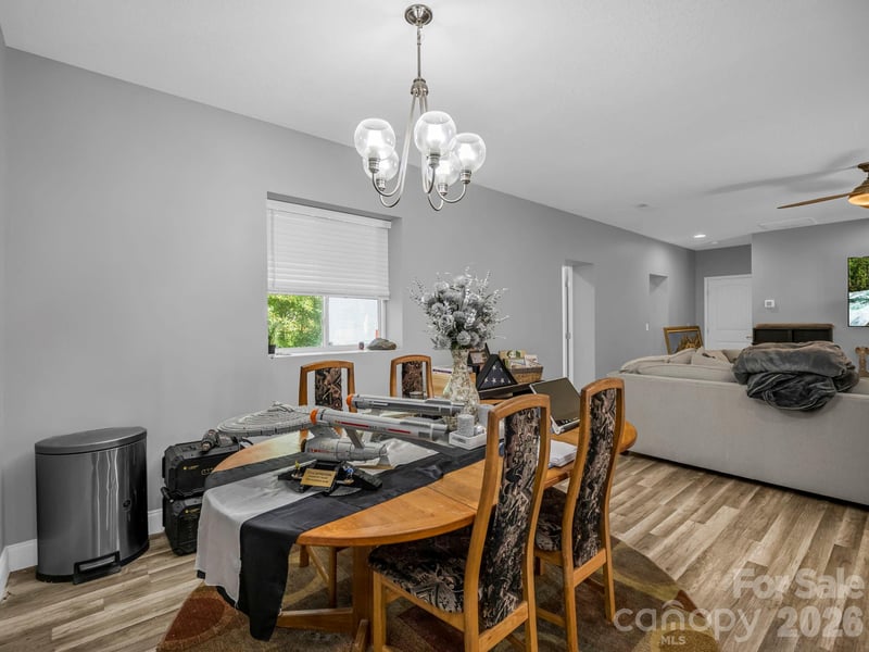16 Starlight Dr, Black Mountain, NC 28711