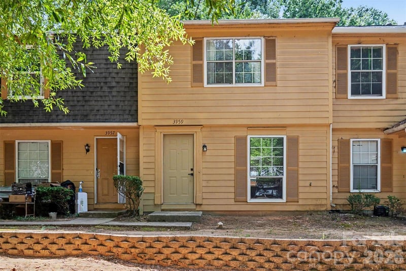 3959 Briarhill Dr, Charlotte, NC 28215