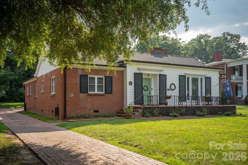 11 Kings Mountain St, York, SC 29745