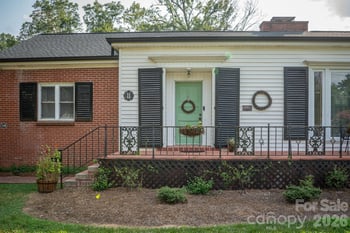 11 Kings Mountain St, York, SC 29745