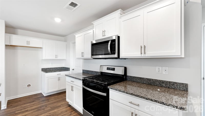 218 Lauren Ln, Hendersonville, NC 28792