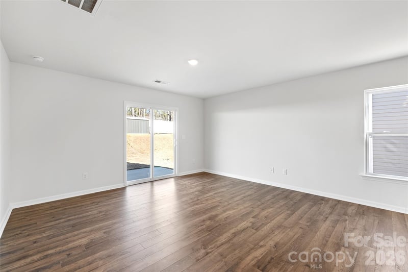 218 Lauren Ln, Hendersonville, NC 28792