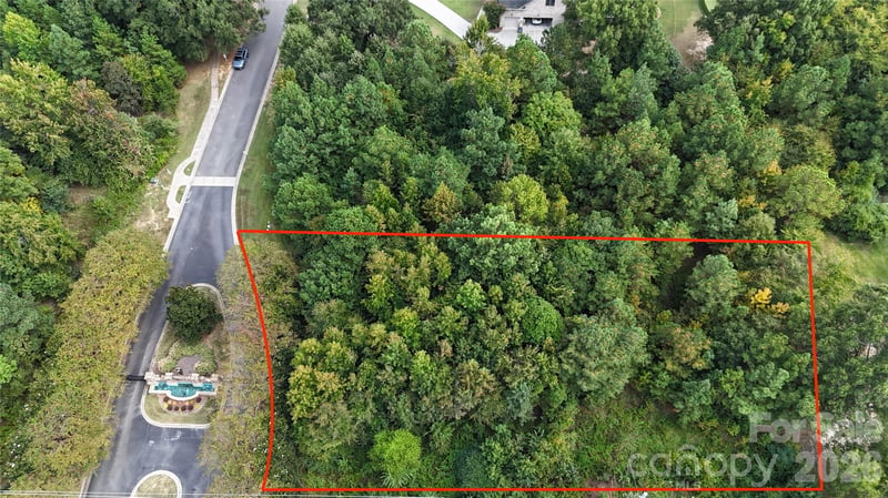8335 Victoria Lake Dr, Waxhaw, NC 28173