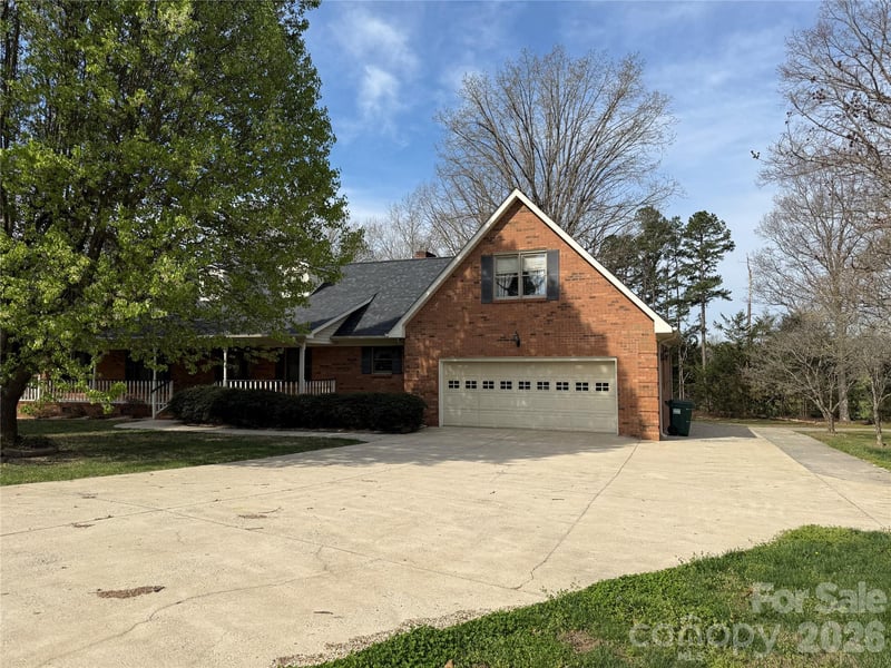 175 Briarfield Dr, Mooresville, NC 28115