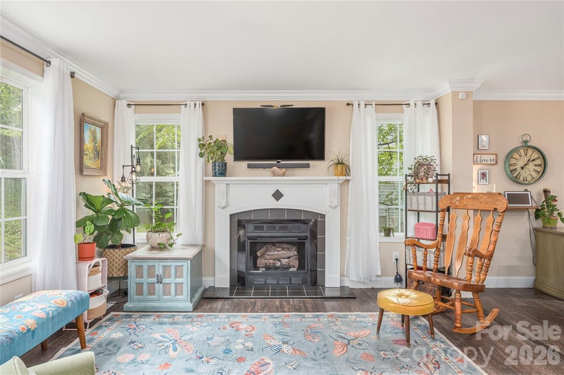 10 Rolling Acres Dr, Weaverville, NC 28787