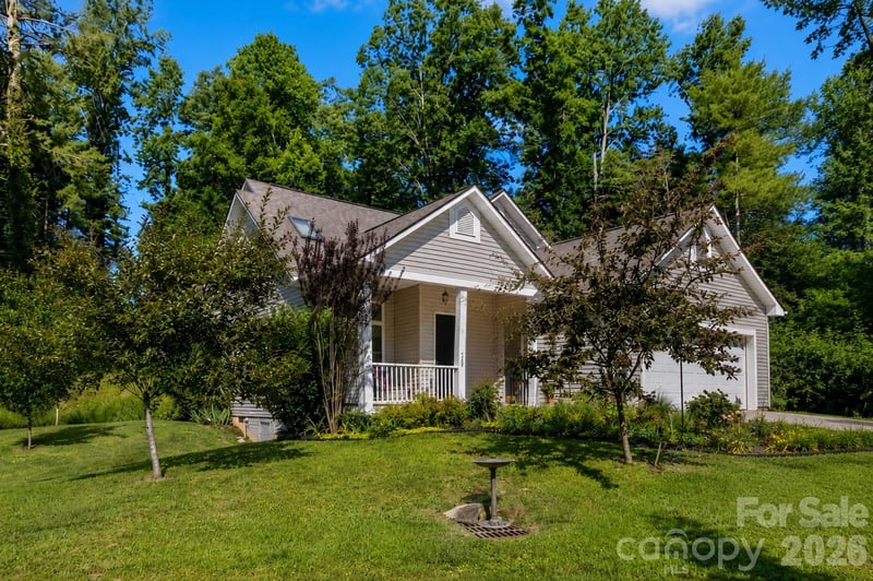 725 Pine St, Hendersonville, NC 28739