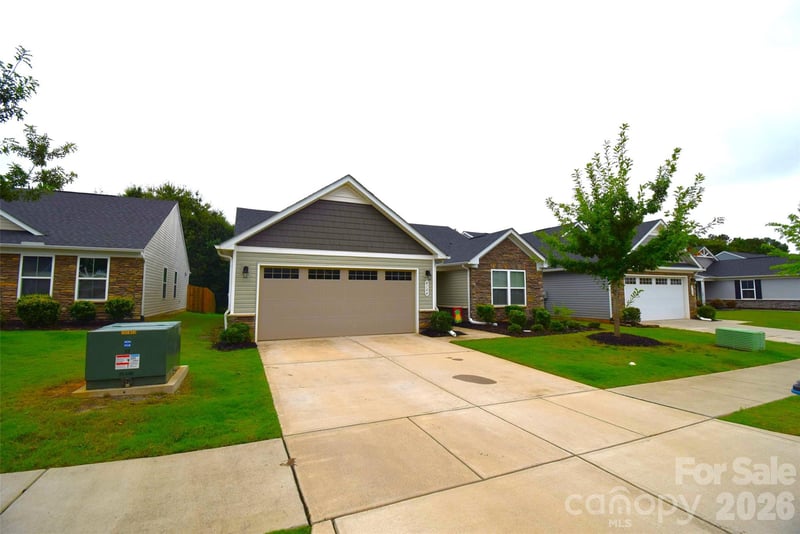 4104 Mackinnon Dr, Charlotte, NC 28214