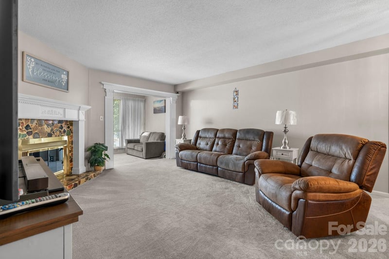 1330 5th St #11, Hickory, NC 28602