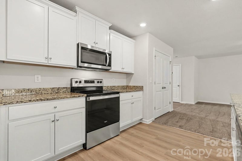 6032 Lowe Ln, Charlotte, NC 28214