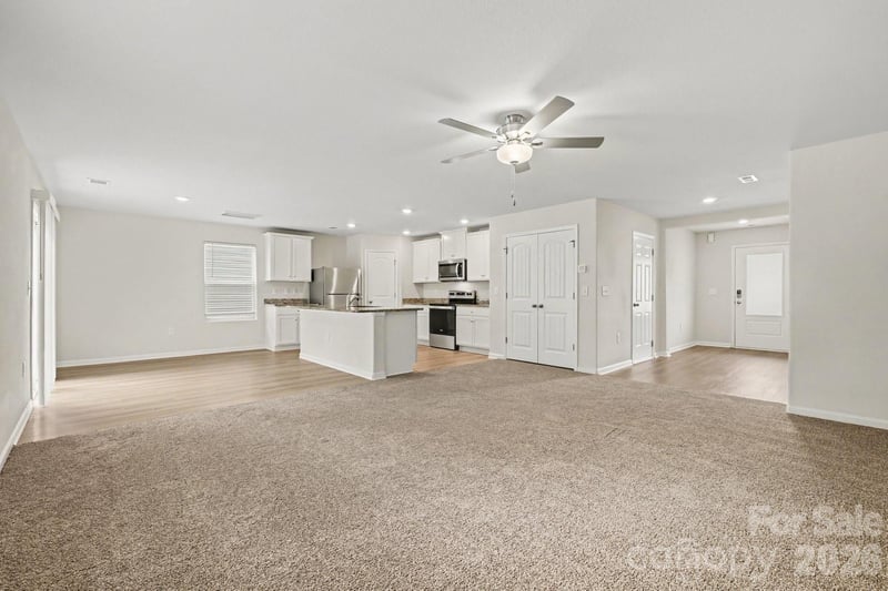 6032 Lowe Ln, Charlotte, NC 28214