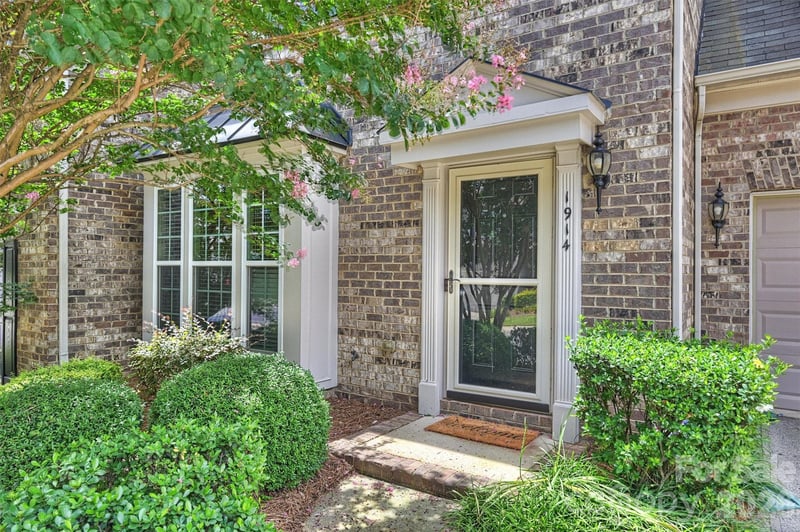 1914 Colony Line Ct, Charlotte, NC 28210