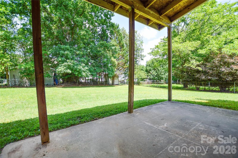 518 Vinecrest Dr, Matthews, NC 28105