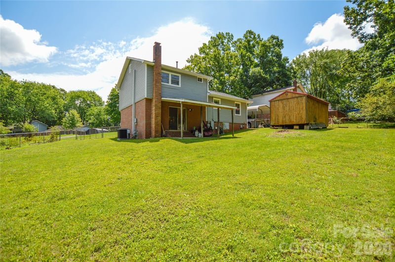 518 Vinecrest Dr, Matthews, NC 28105