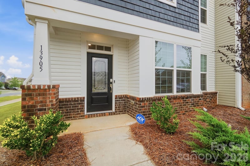 13905 Castle Nook Dr, Charlotte, NC 28273