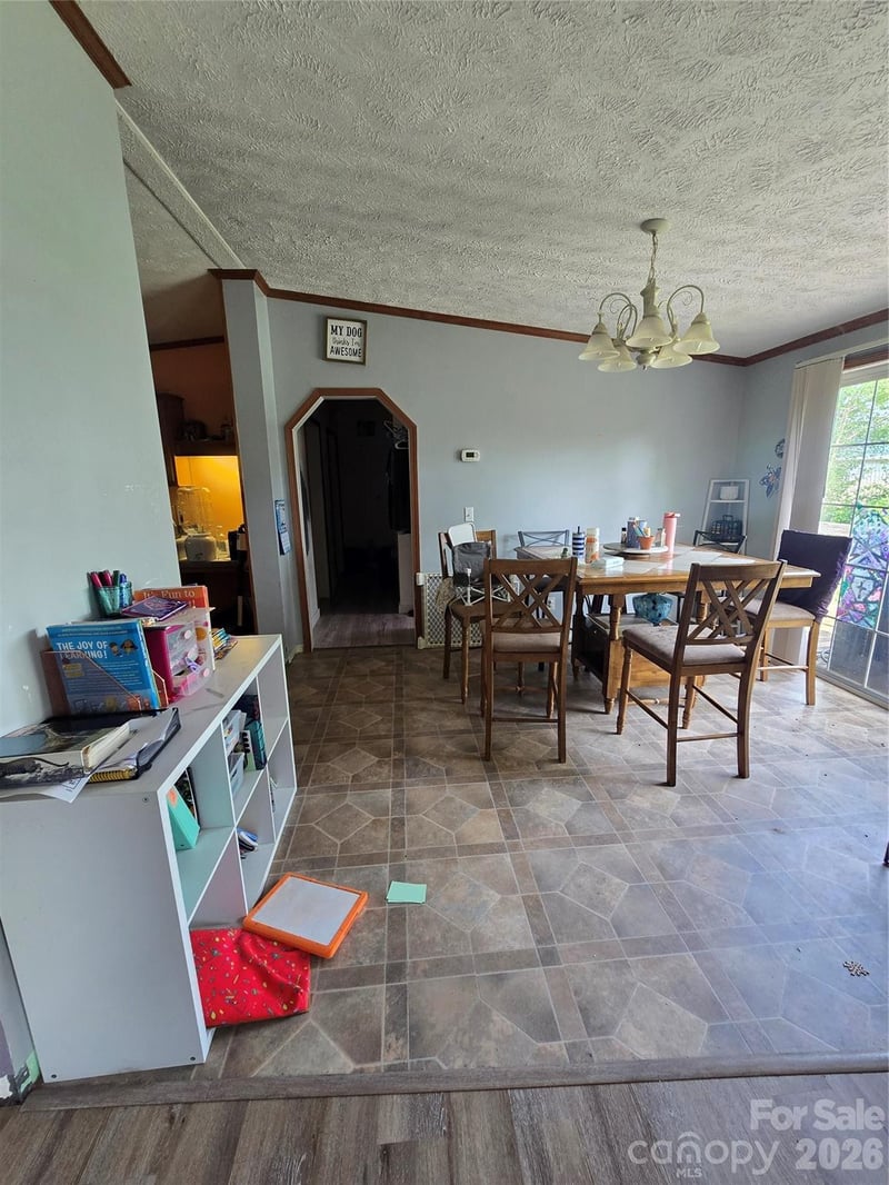 76 Angie Ln, Mills River, NC 28759