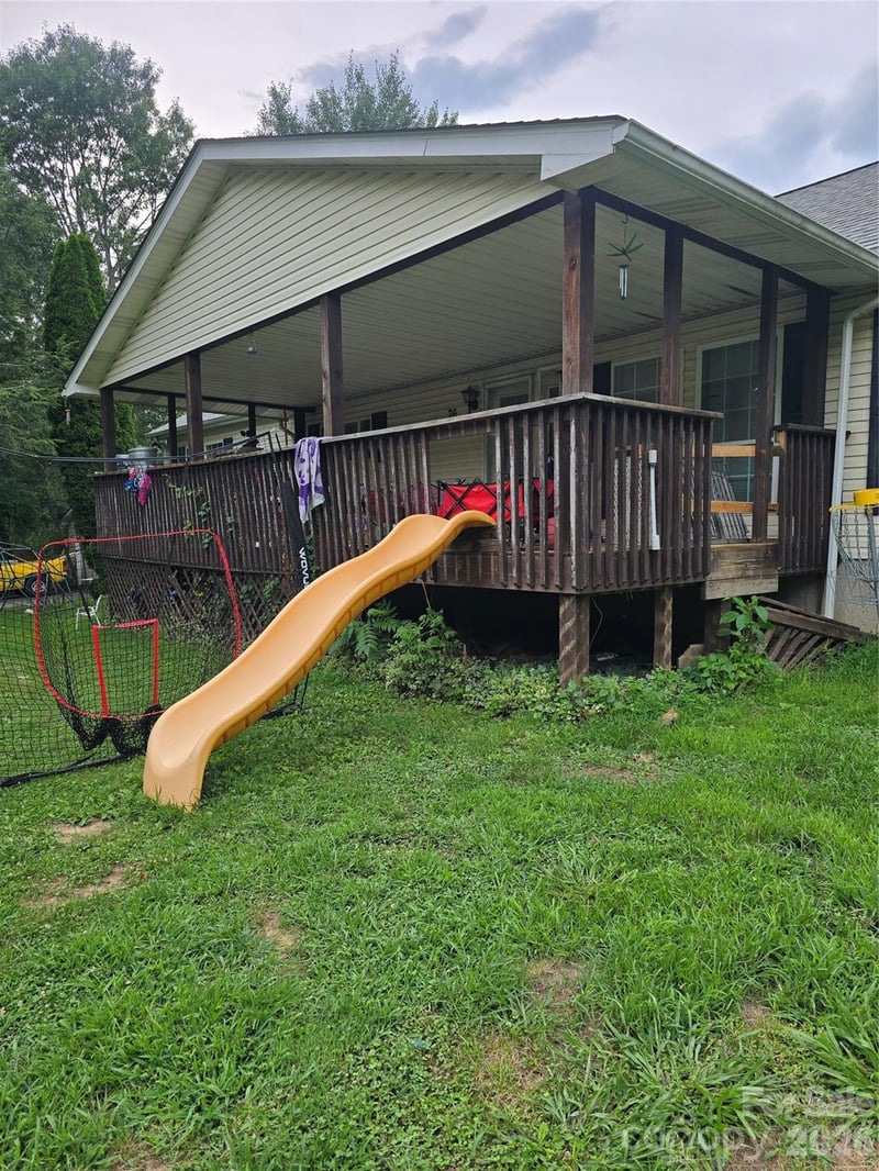 76 Angie Ln, Mills River, NC 28759