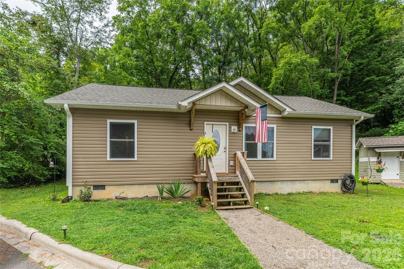 58 League Loop, Waynesville, NC 28786