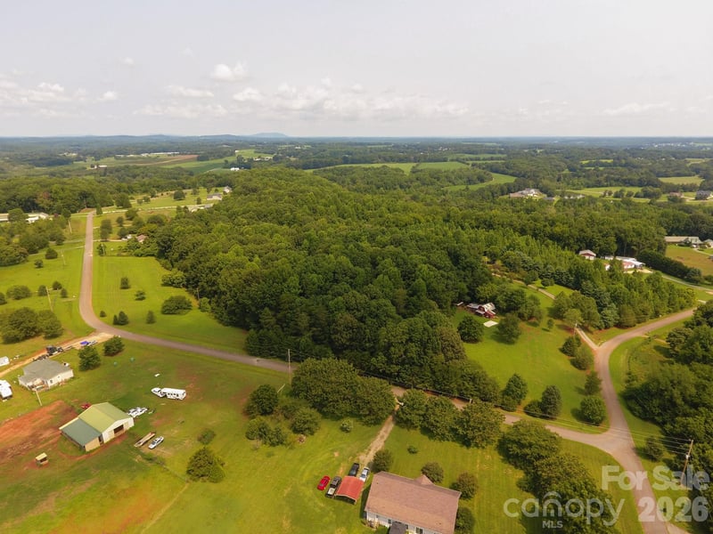 1182 Haywood Ct, Lincolnton, NC 28092