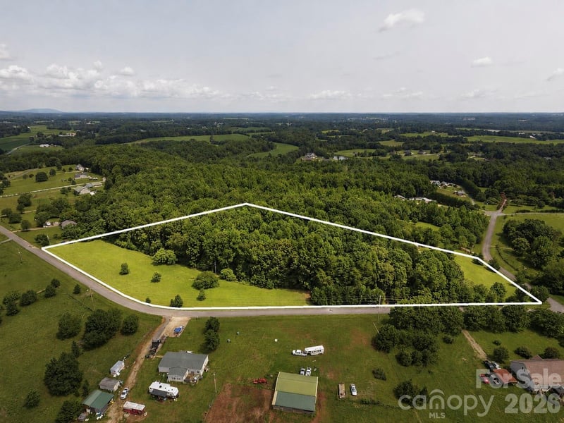 1182 Haywood Ct, Lincolnton, NC 28092