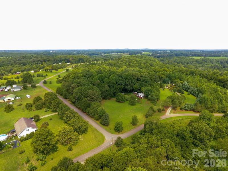 1182 Haywood Ct, Lincolnton, NC 28092