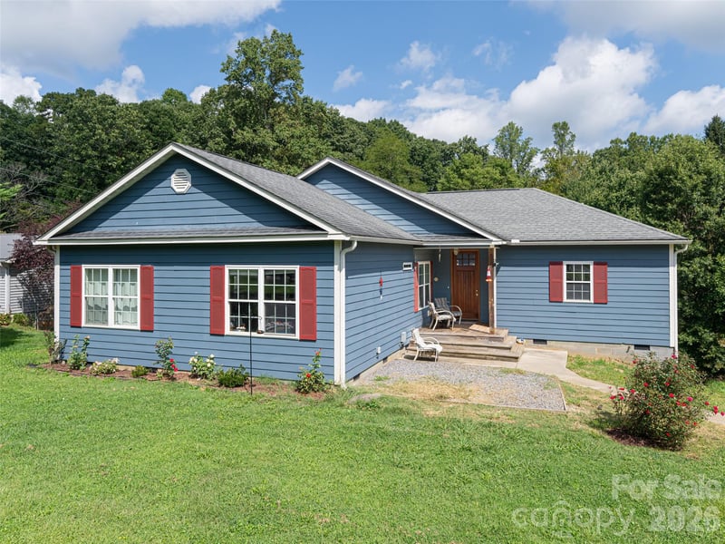 10 Ashe Rd, Candler, NC 28715