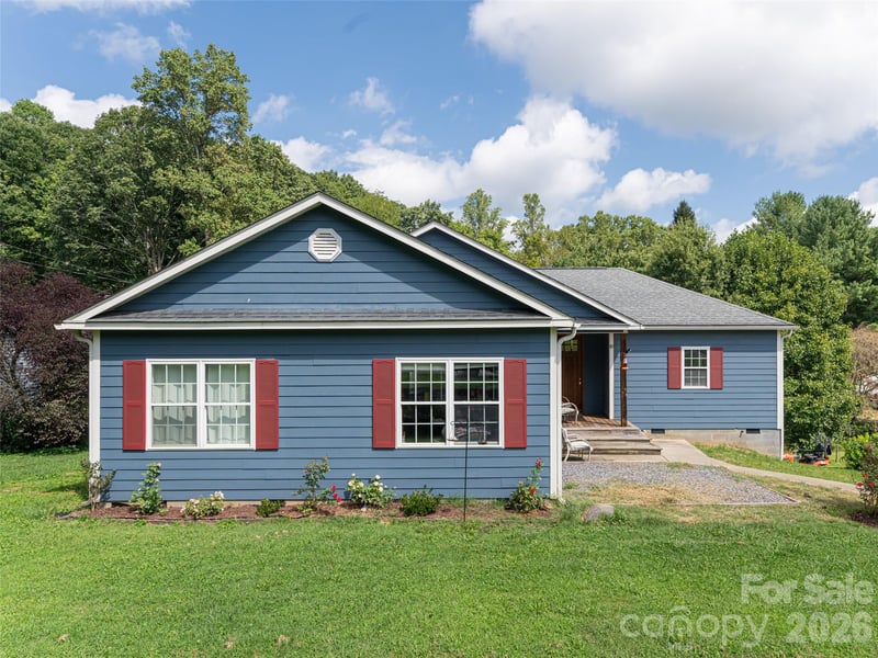 10 Ashe Rd, Candler, NC 28715