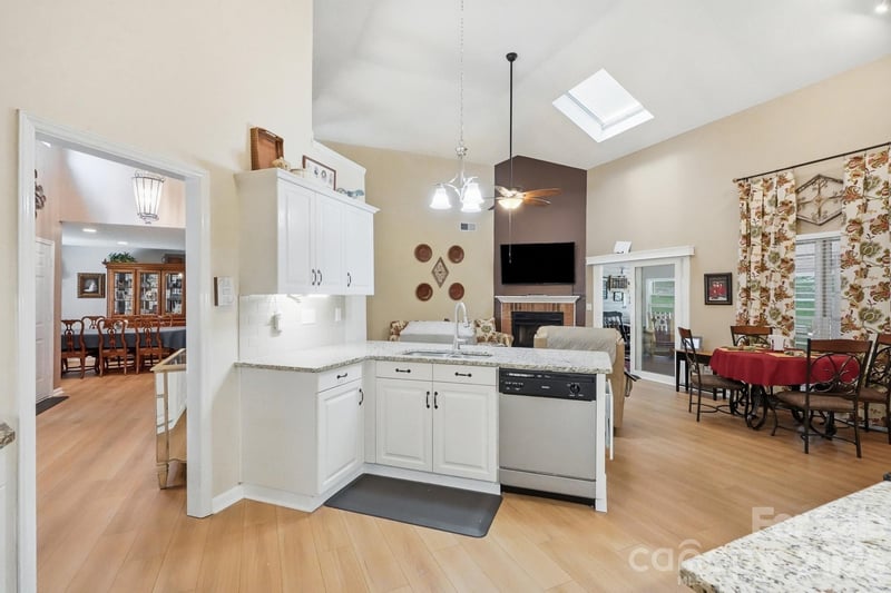 270 Charter Oak Ct, Mooresville, NC 28115