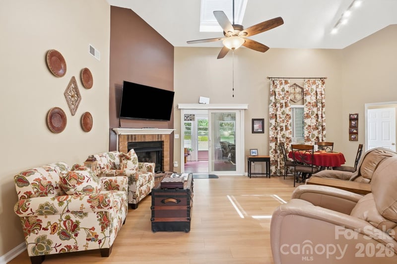 270 Charter Oak Ct, Mooresville, NC 28115