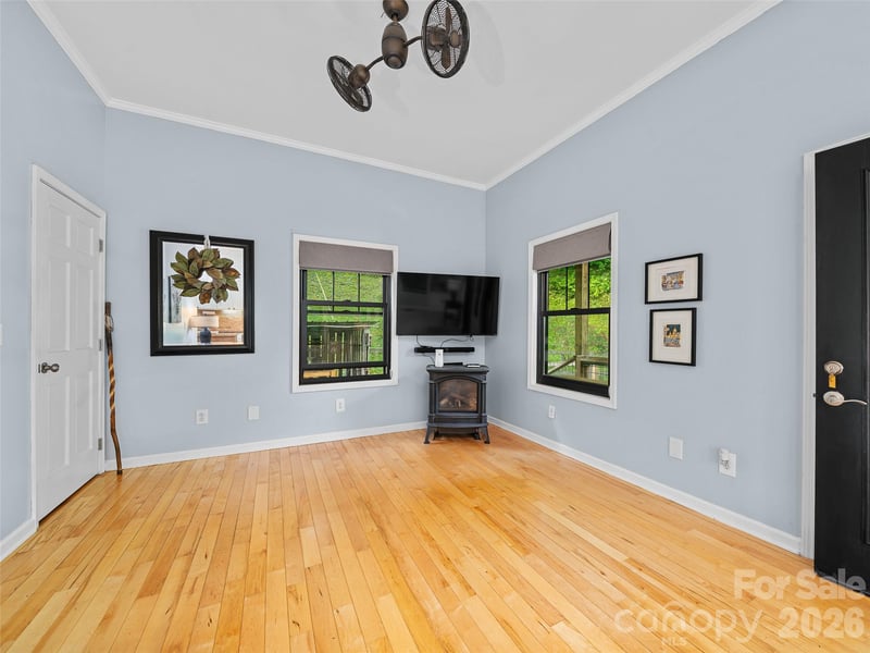 1523 Roaring Fork Rd, Burnsville, NC 28714