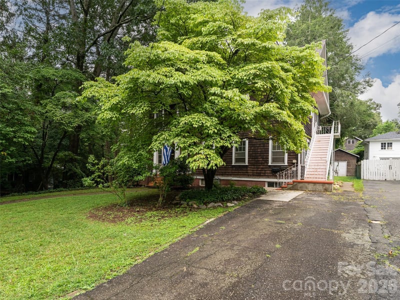174 Pearson Dr, Asheville, NC 28801