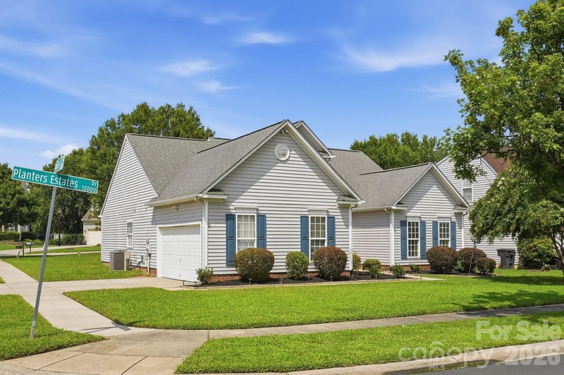 12003 Planters Estates Dr, Charlotte, NC 28278
