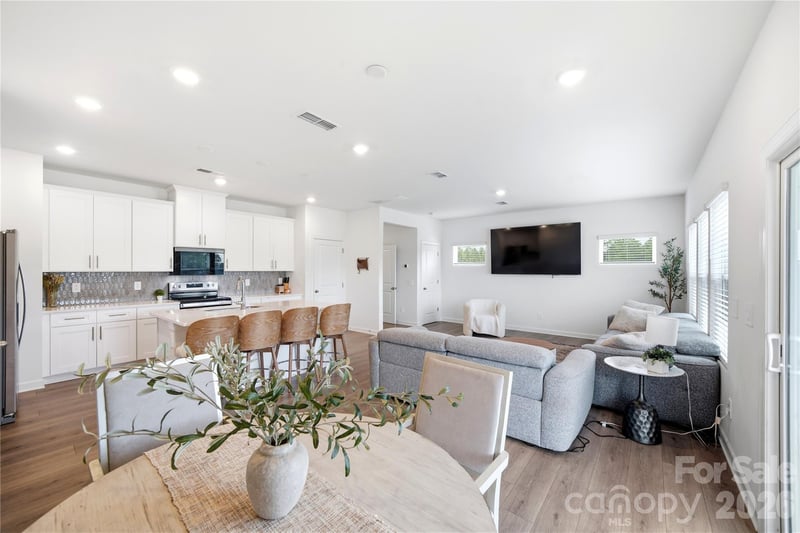 1420 Wildflower St, Newton, NC 28658