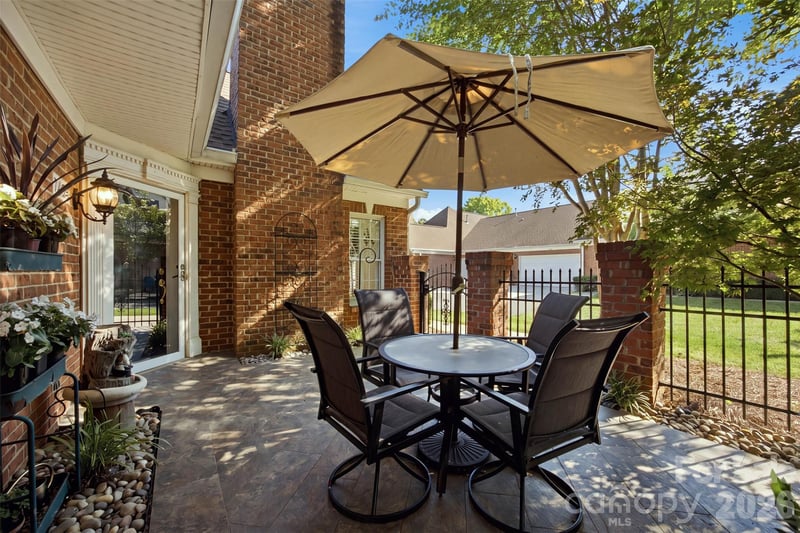 7424 Hurstbourne Green Dr, Charlotte, NC 28277