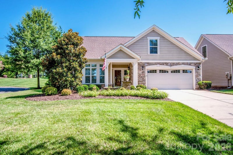 147 Brawley Point Cir, Mooresville, NC 28117