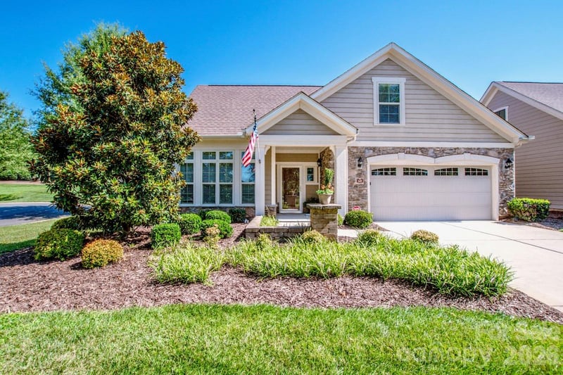 147 Brawley Point Cir, Mooresville, NC 28117