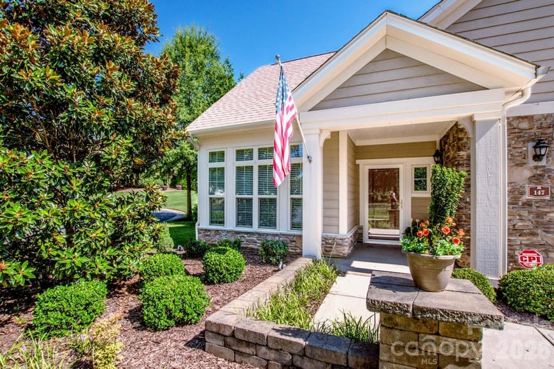 147 Brawley Point Cir, Mooresville, NC 28117