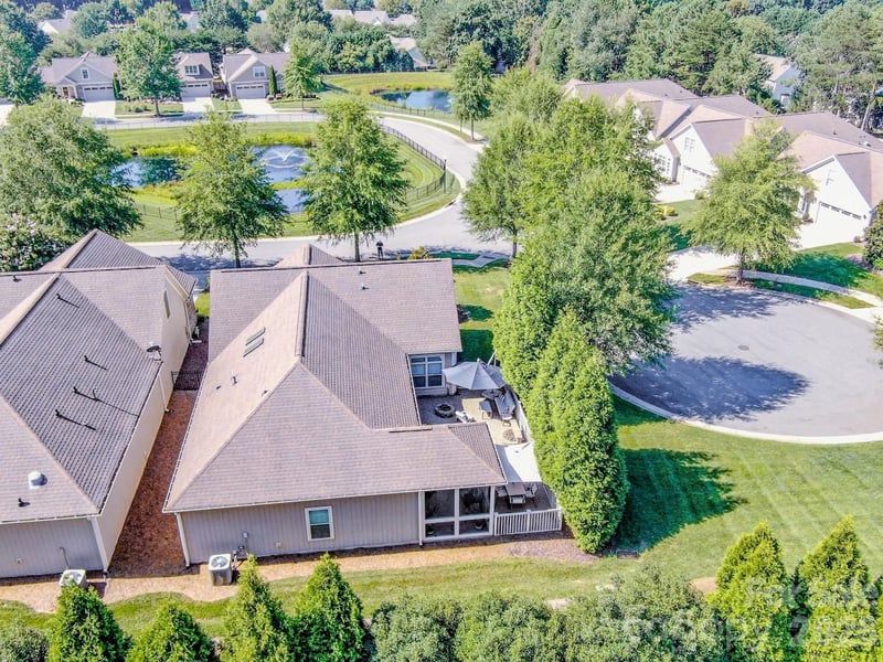 147 Brawley Point Cir, Mooresville, NC 28117